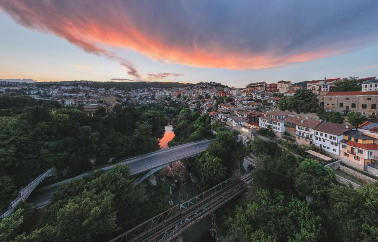 Bridges Residence Veliko Tărnovo Esterno foto