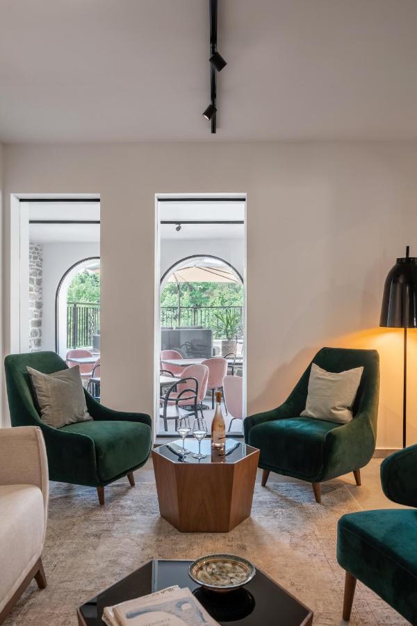 Bridges Residence Veliko Tărnovo Esterno foto
