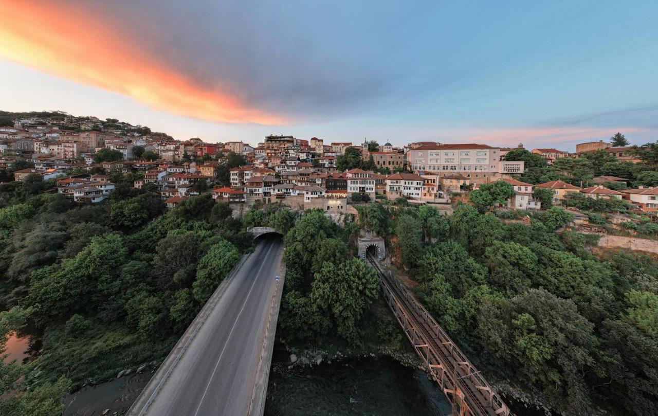 Bridges Residence Veliko Tărnovo Esterno foto